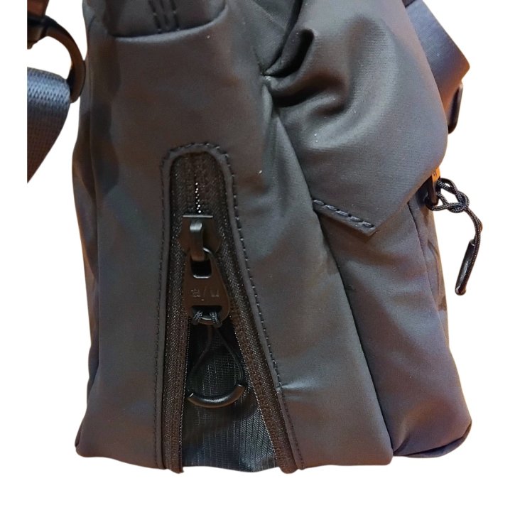 Aunts & Uncles Nanuki RE LITE Umhängetasche outer space